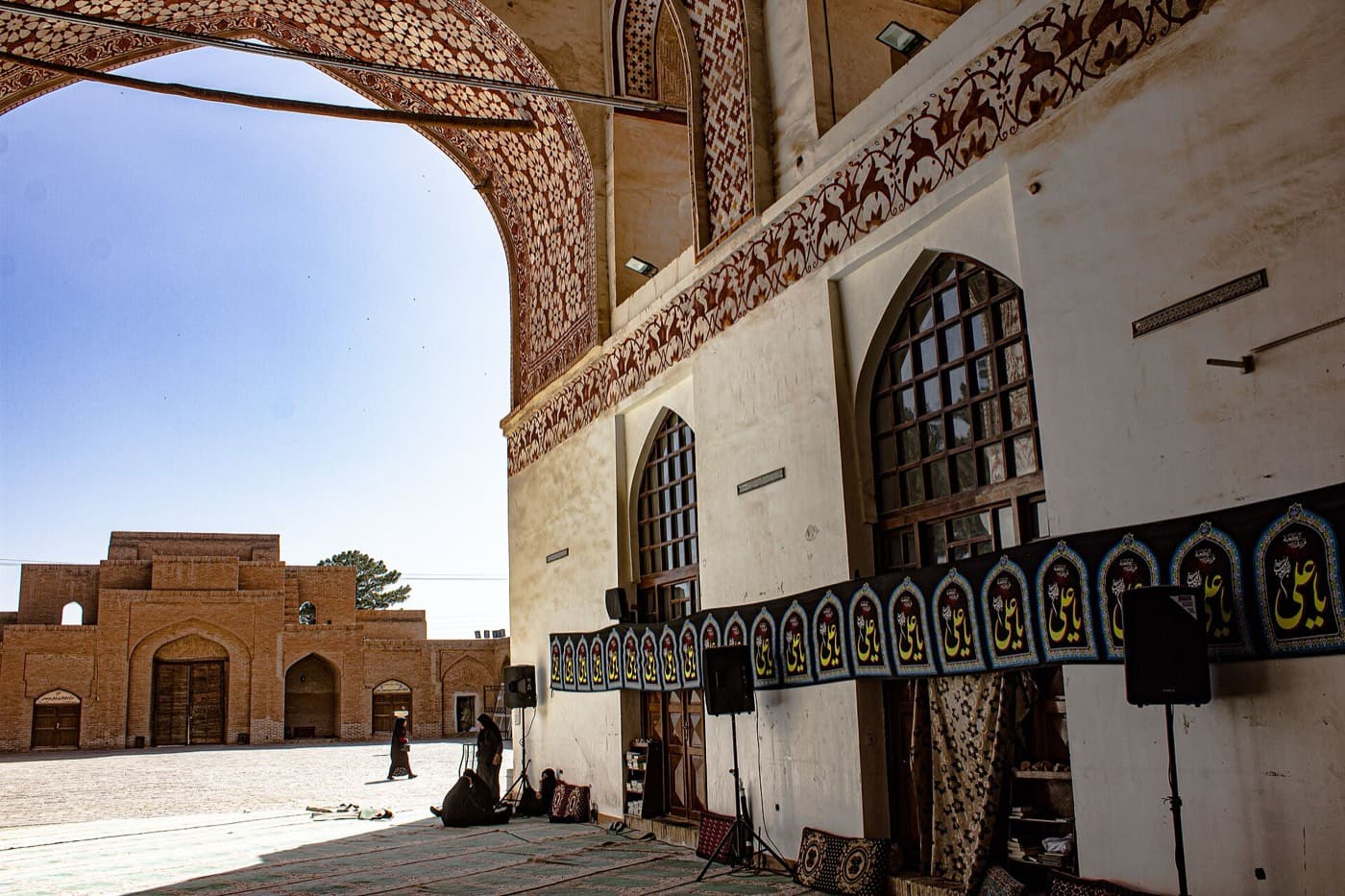 صحن مسجد جامع قائن